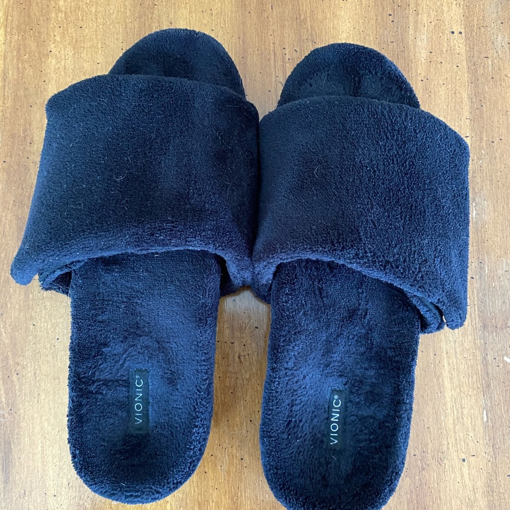 Vionic Dream slip on slippers
